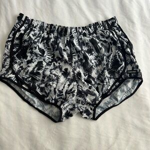 Calvin Klein Women's Black and White Patterned Panties